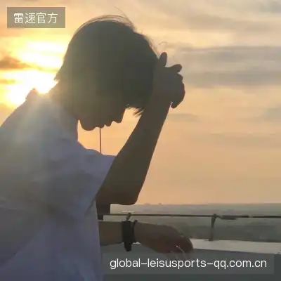 薄霜凤